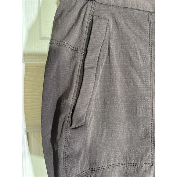 Athleta Trekkie North Jogger  Hiking Cropped Black Pants  Zip Pockets Size 12 - Picture 2 of 13